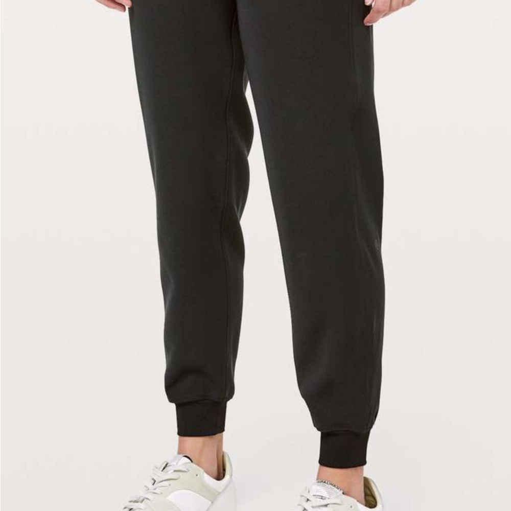 Lululemon o the fly jogger - Picture 2 of 10